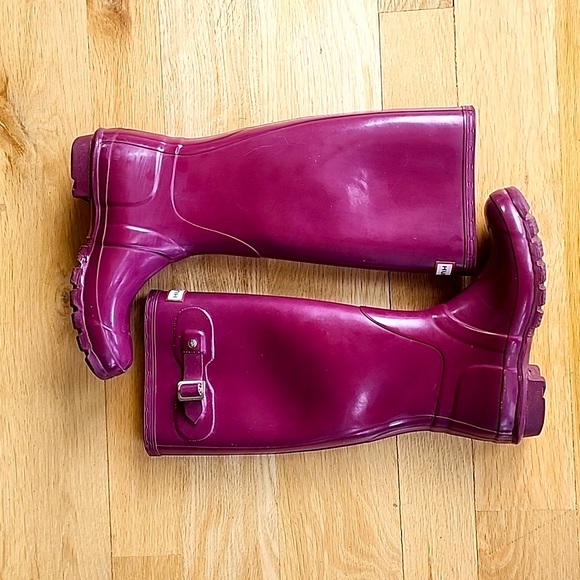 Hunter Shoes - Hunter Tall Wellie Gloss Rain Boots size 37